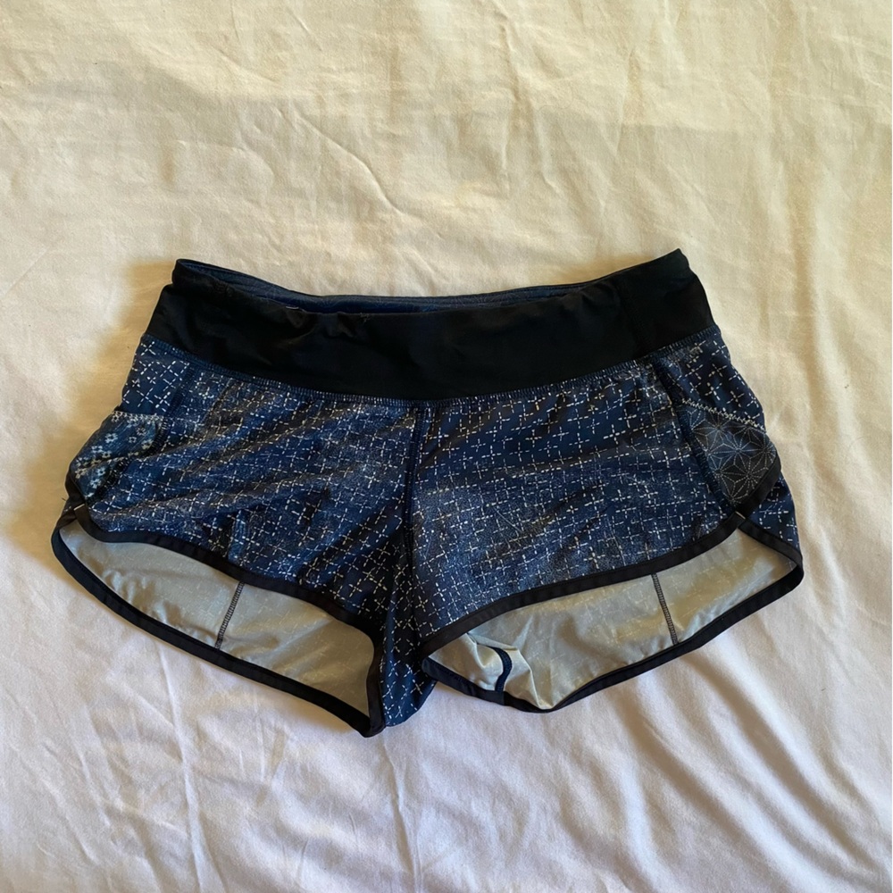 Lululemon Athletic Shorts sz 4 Blue Pattern